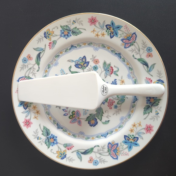 Andrea by Sadek Cake Pate with Server - Picture 4 of 6